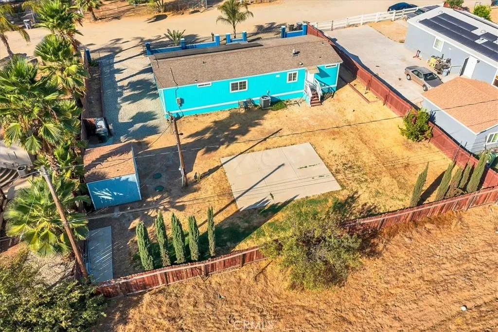 main property photo 28