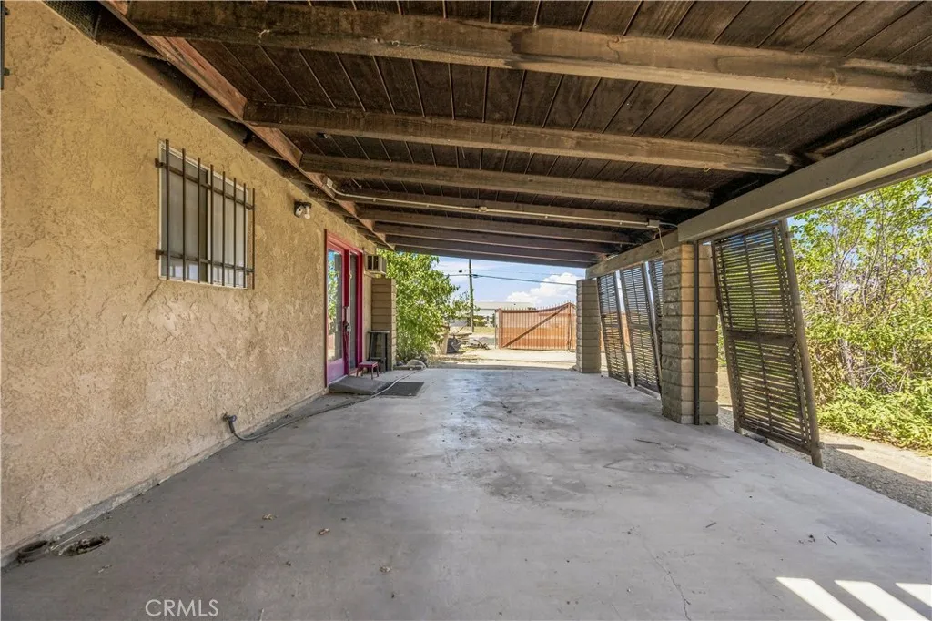 main property photo 28
