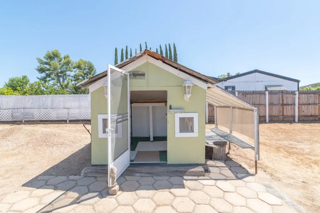 main property photo 36