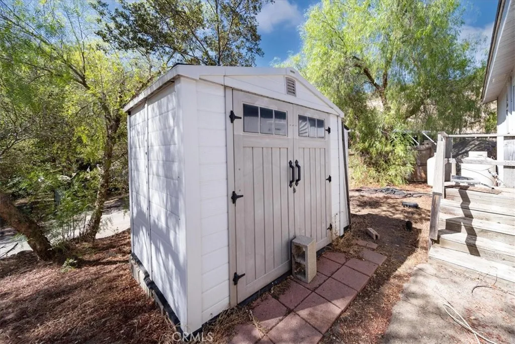 main property photo 28