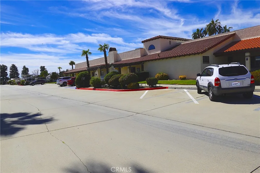 main property photo 13
