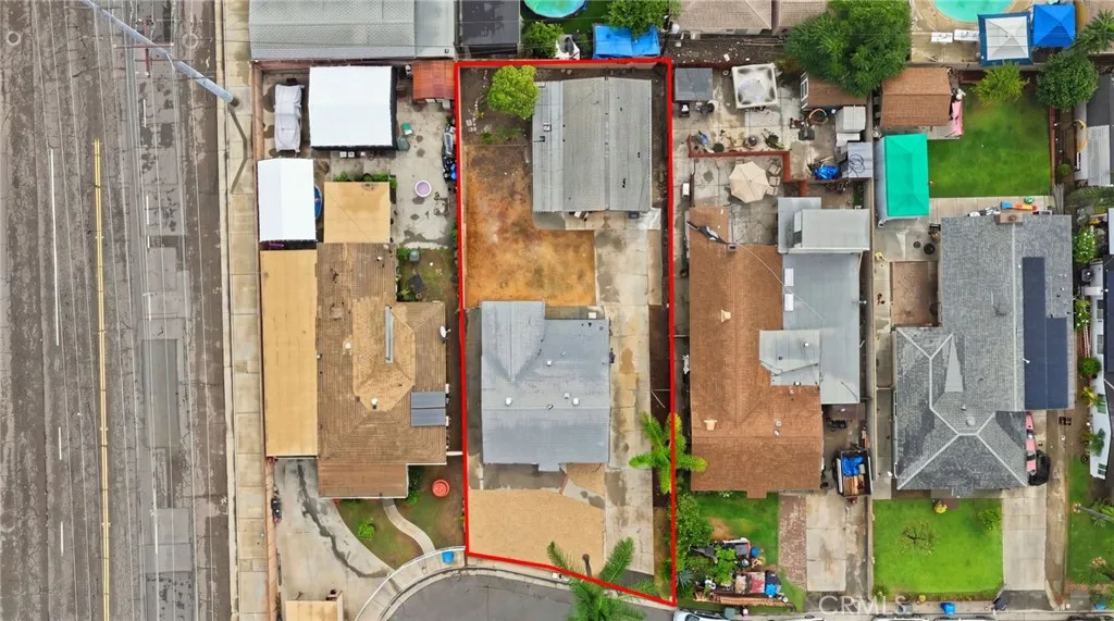 main property photo 28