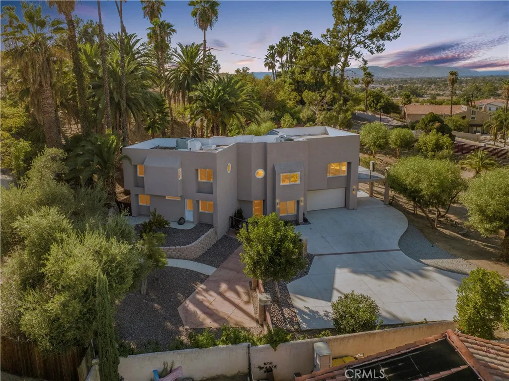main property photo 45