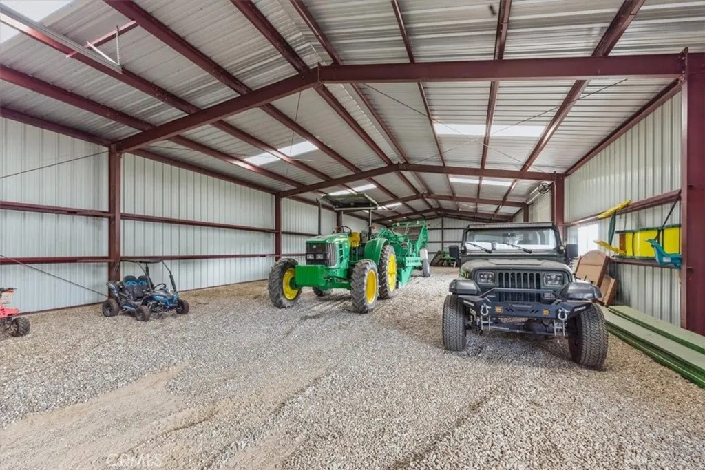 main property photo 41