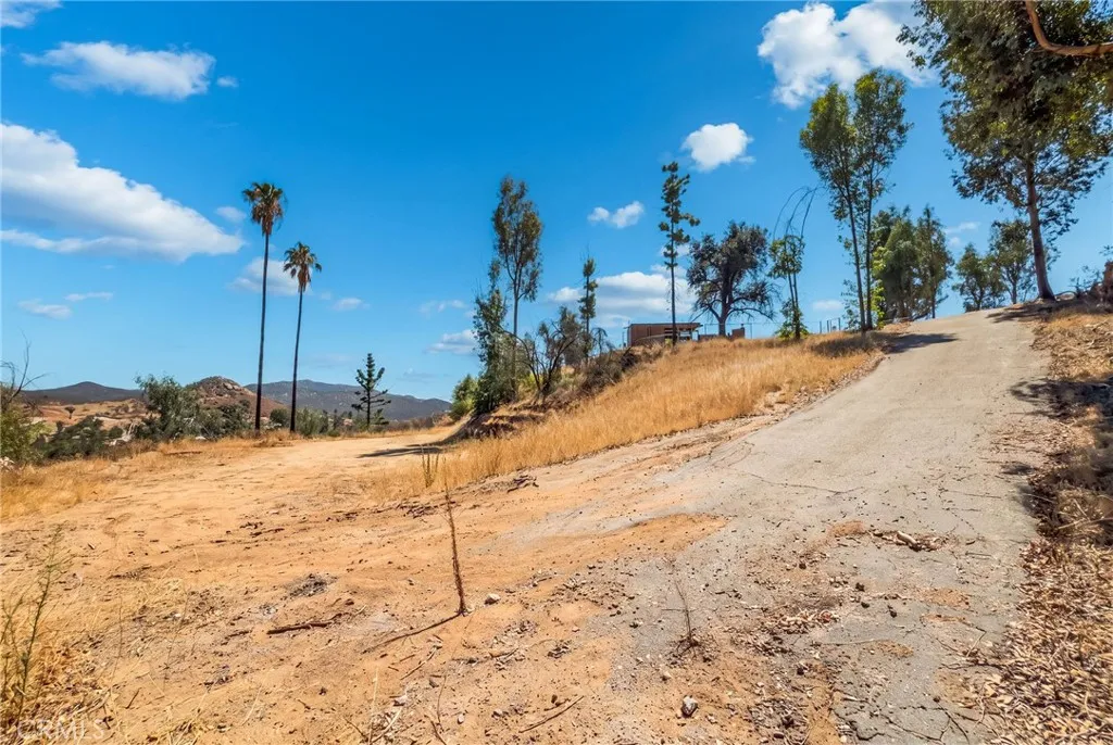 main property photo 18