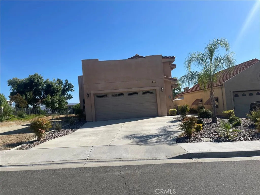 main property photo 0
