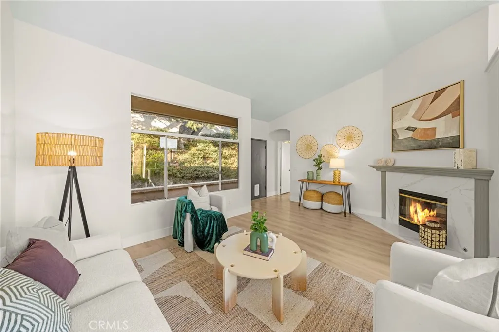 property viewer photo 4
