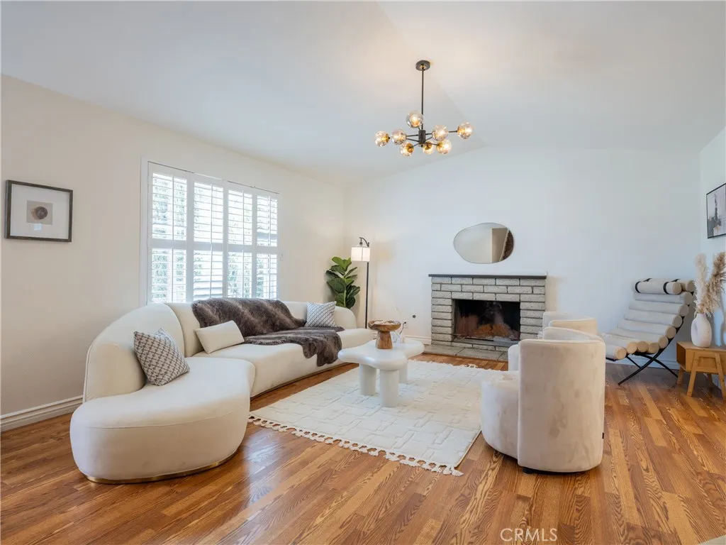property viewer photo 4