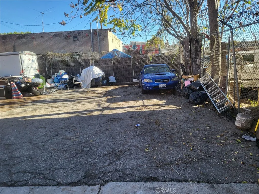 main property photo 11