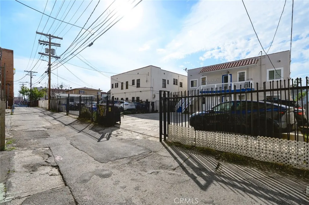 main property photo 29