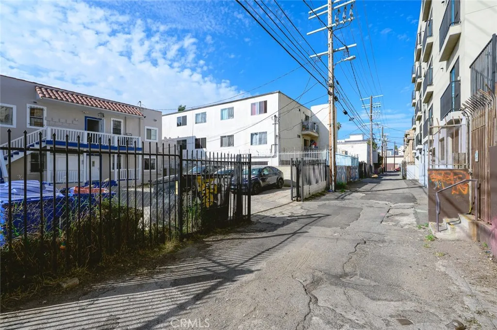 main property photo 30