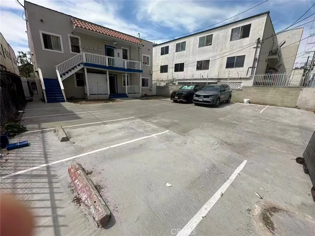 main property photo 31