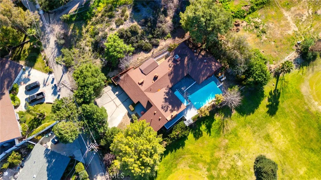 main property photo 50