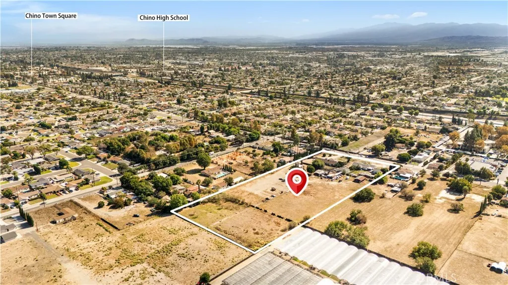 main property photo 9