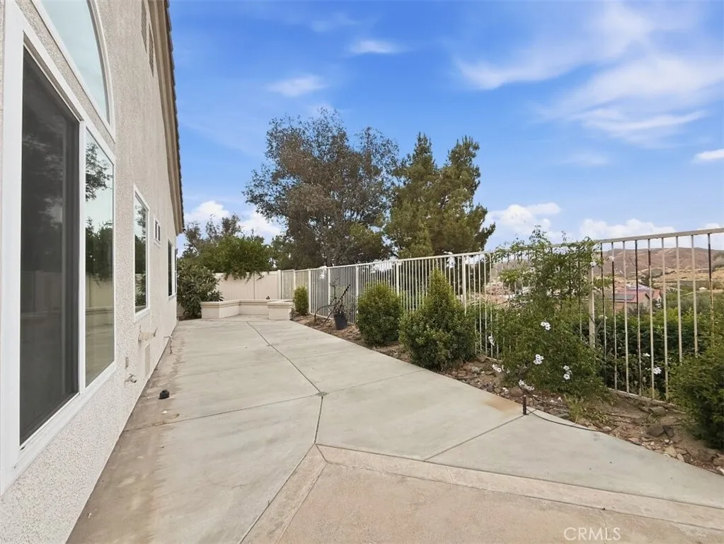 main property photo 37
