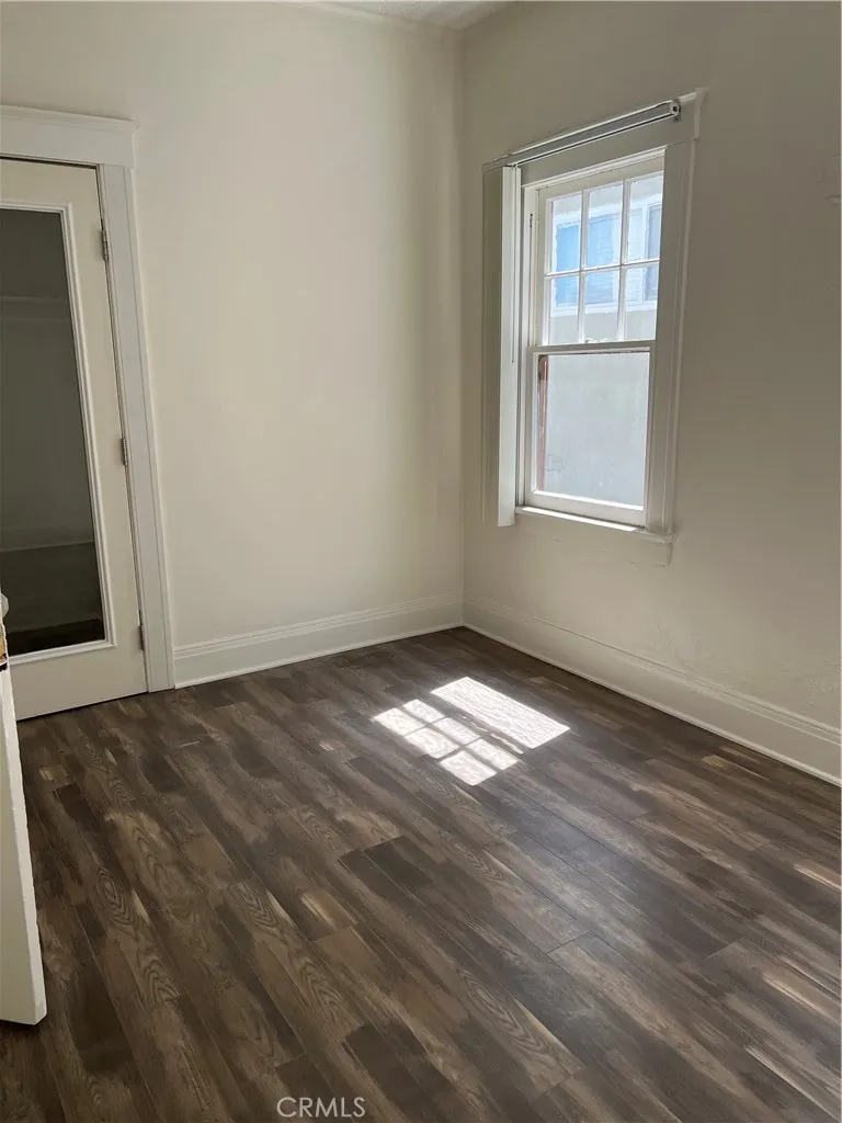 property viewer photo 7