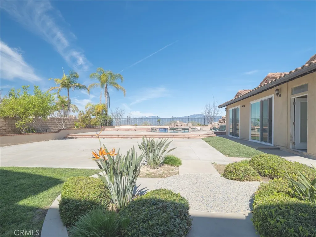 main property photo 9