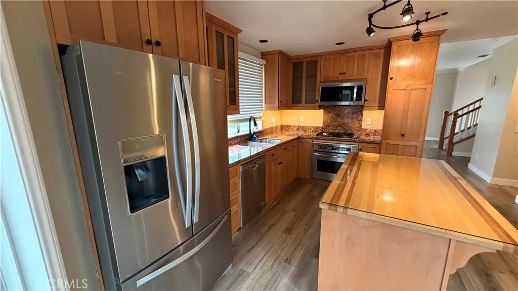 main property photo 9