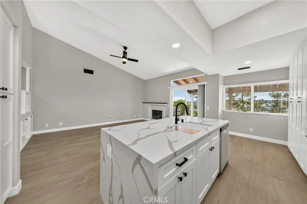 property viewer photo 14