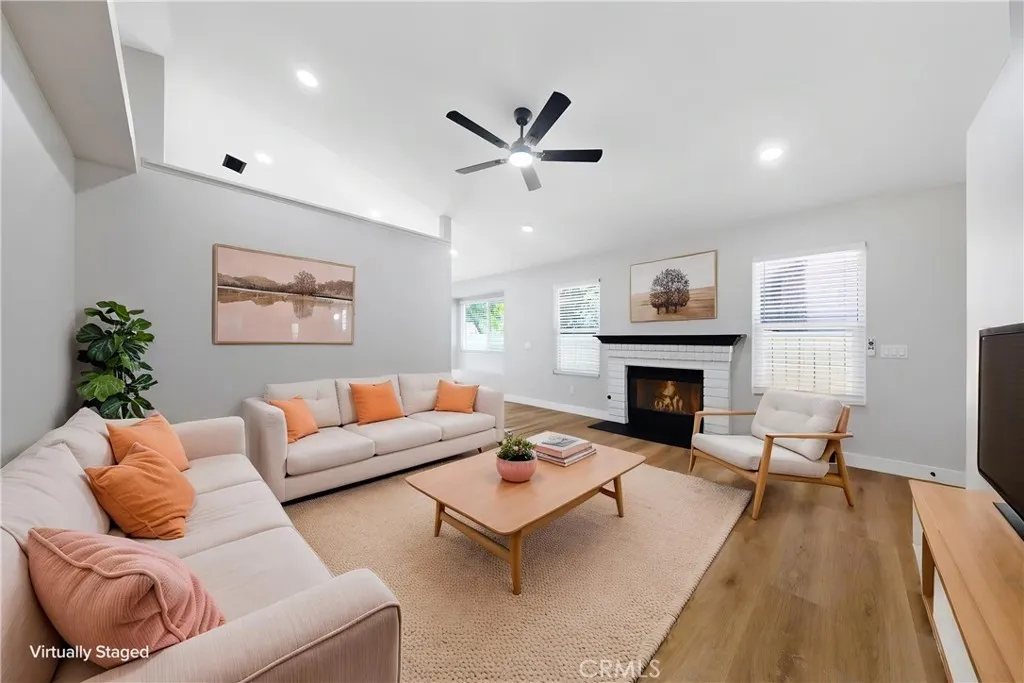 property viewer photo 1
