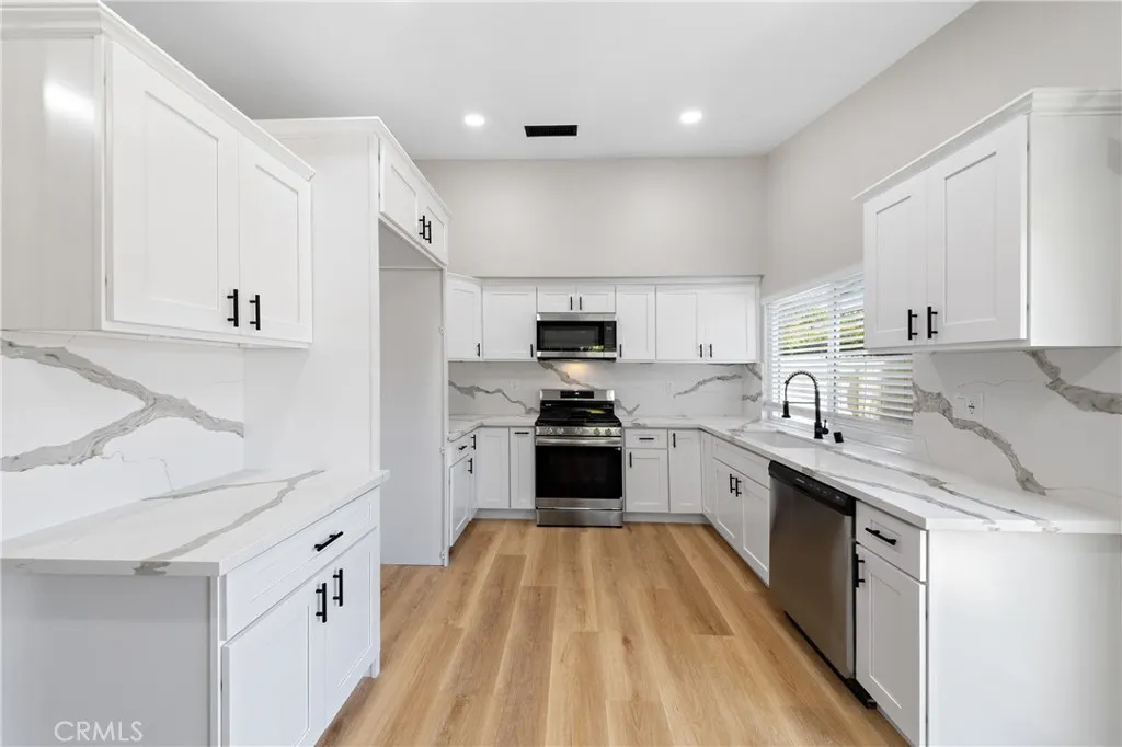 property viewer photo 15