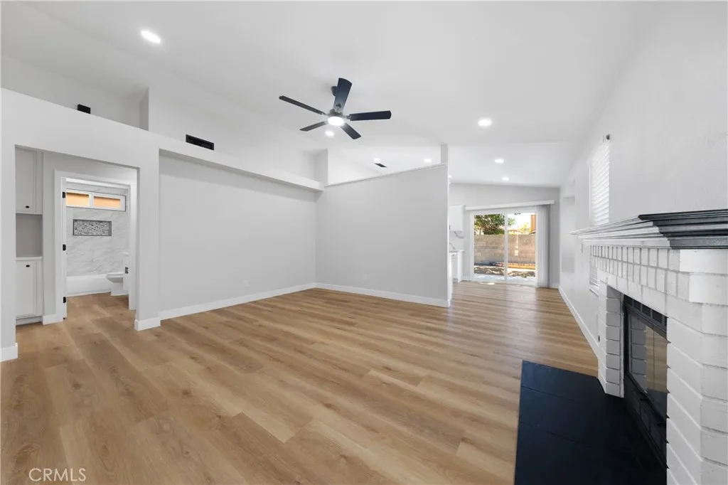 property viewer photo 16