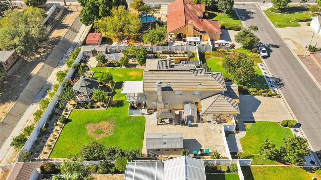 main property photo 67