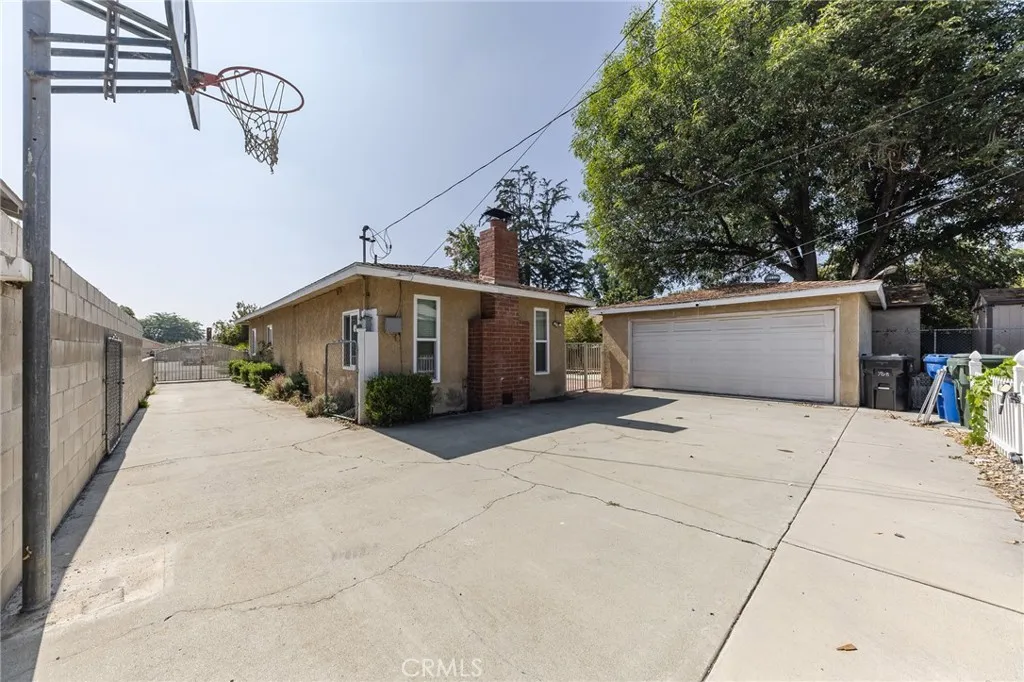 main property photo 74