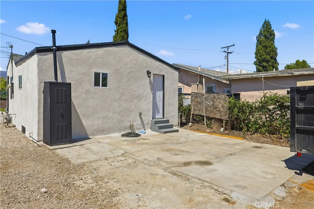 main property photo 14