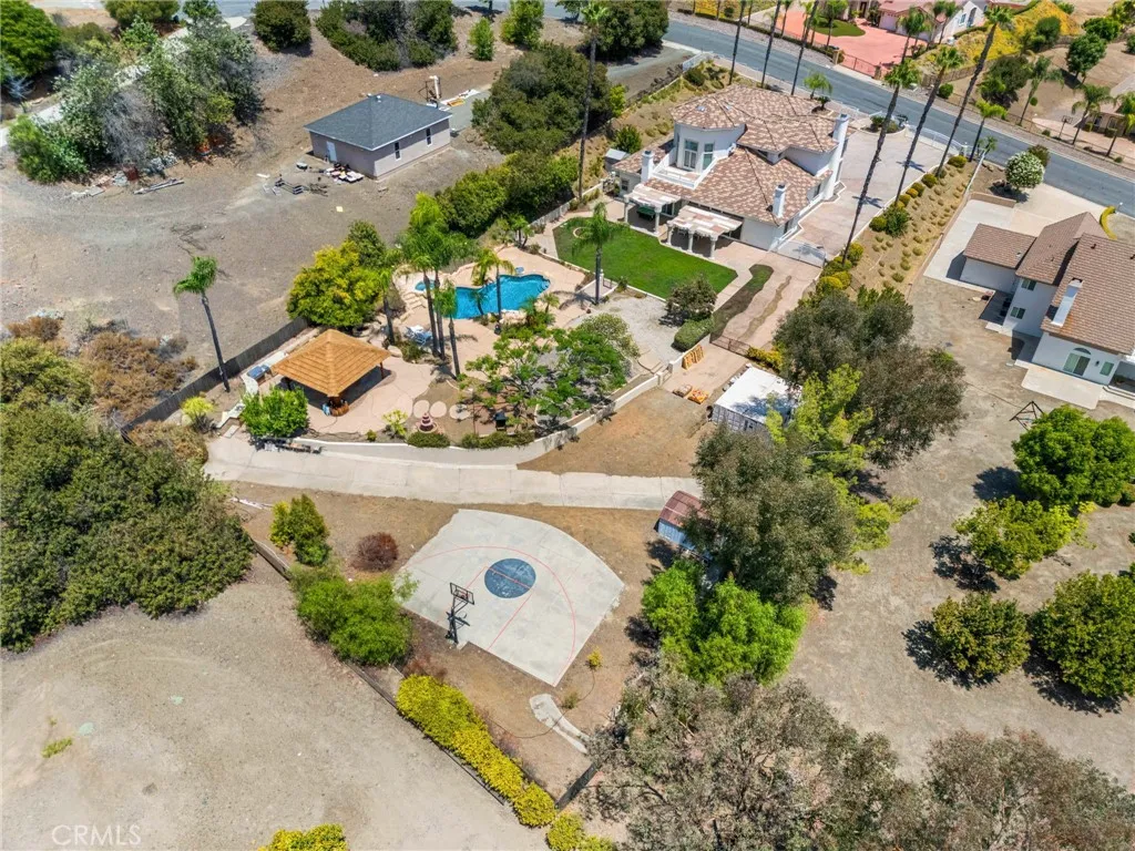 main property photo 45