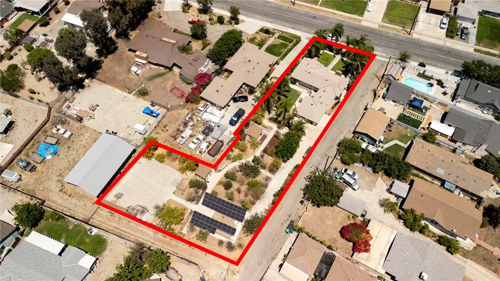 main property photo 28