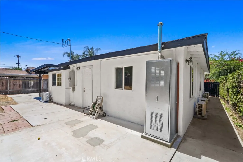 main property photo 23