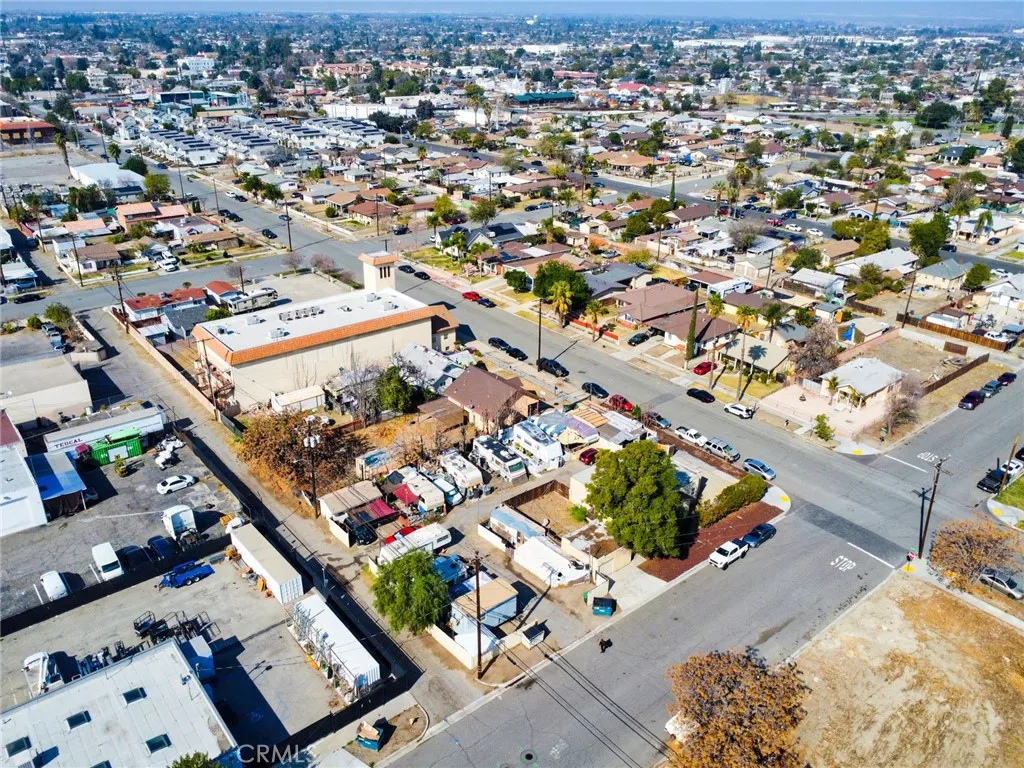 main property photo 12