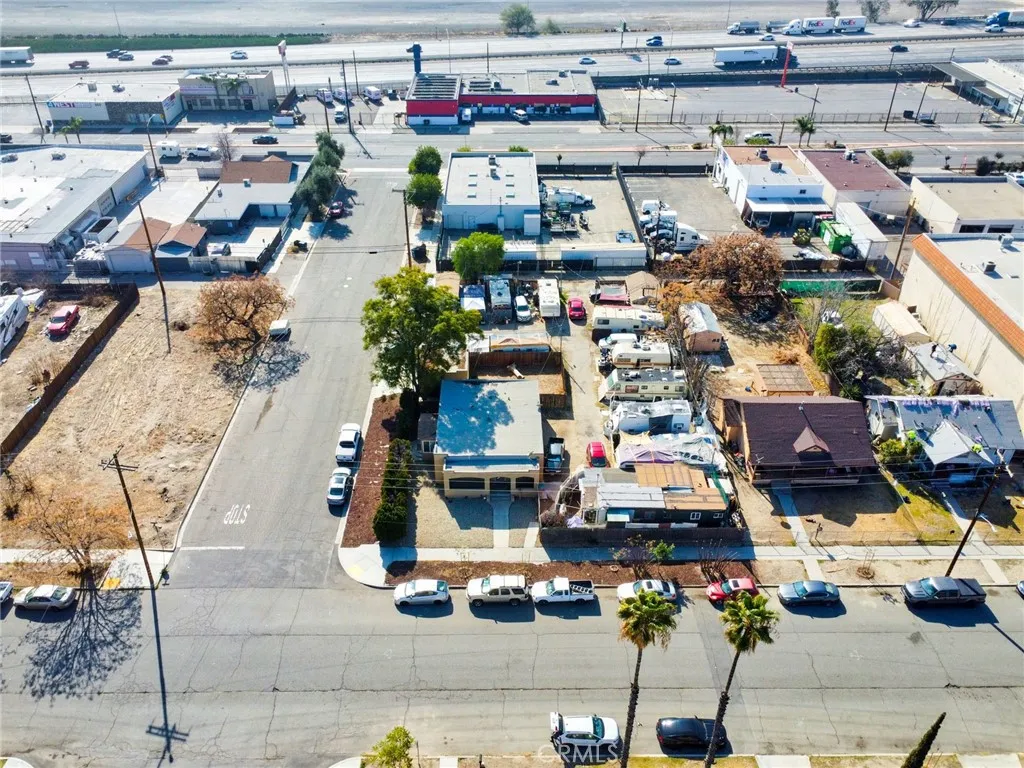 main property photo 17