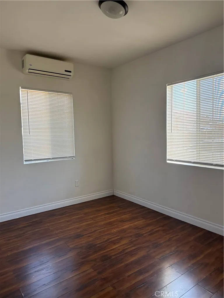 property viewer photo 3