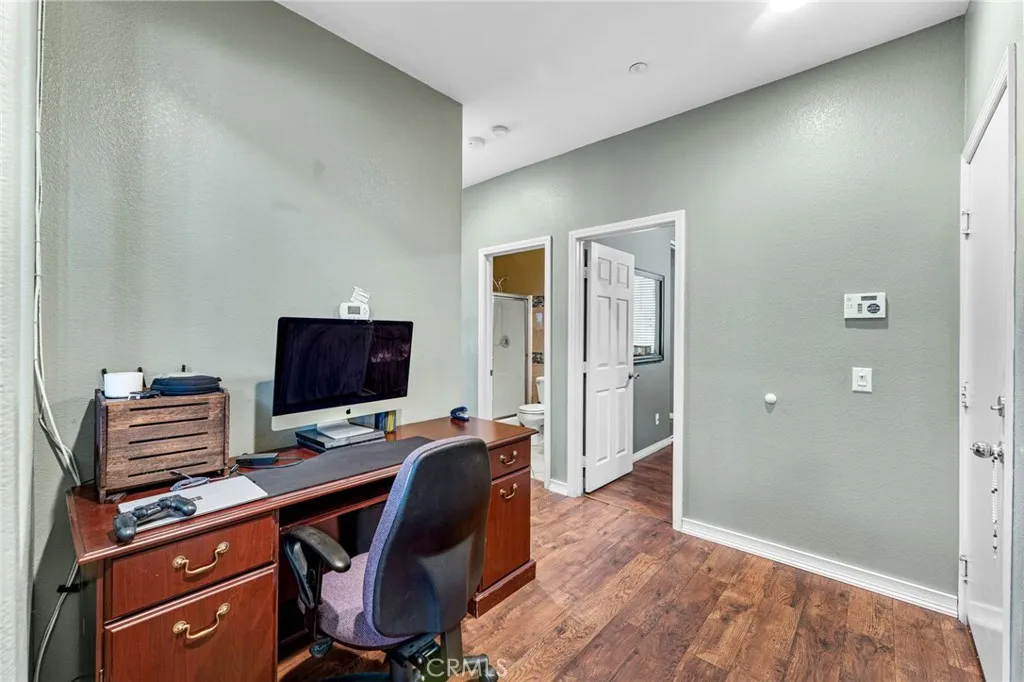 main property photo 7