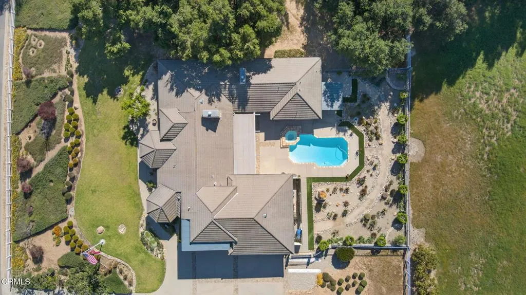 main property photo 40