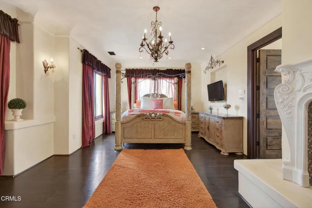 main property photo 25