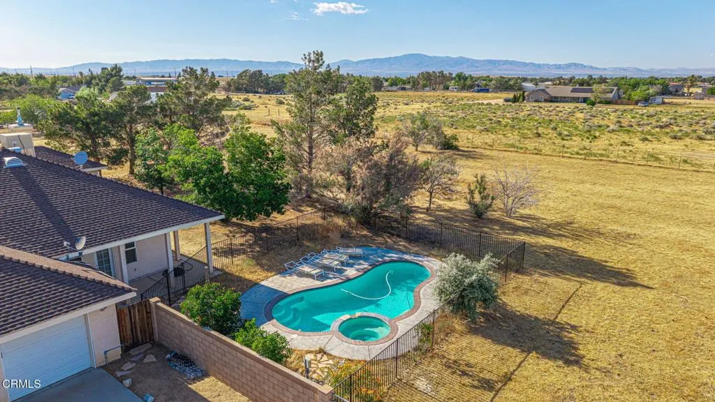 main property photo 50