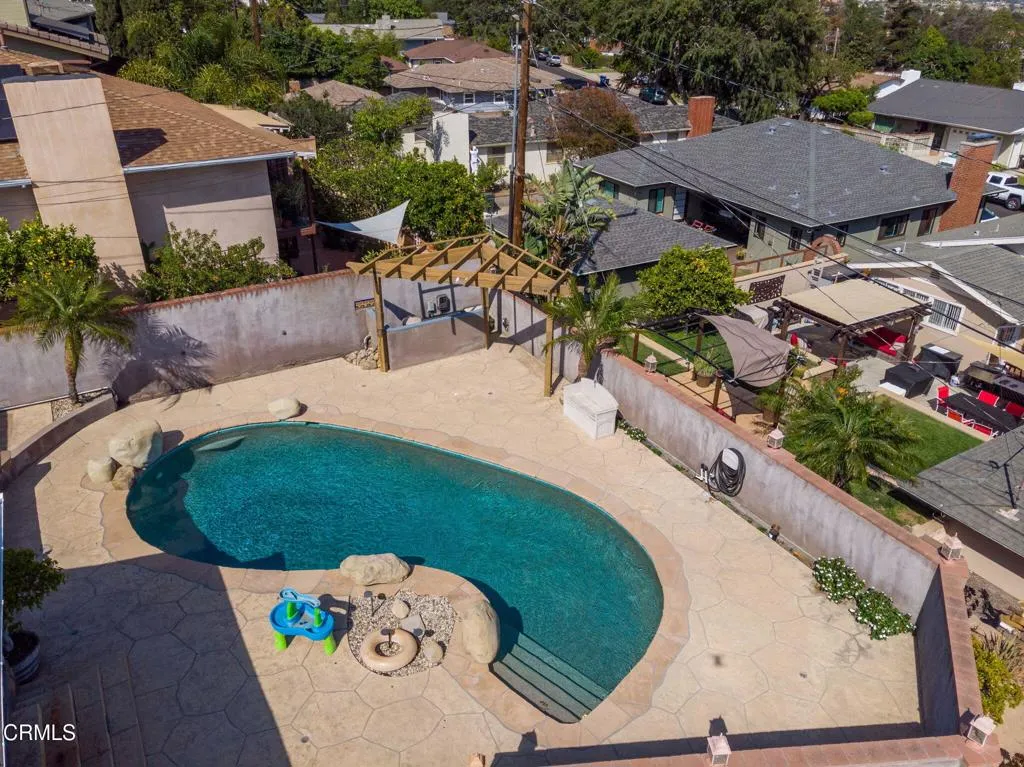 main property photo 28
