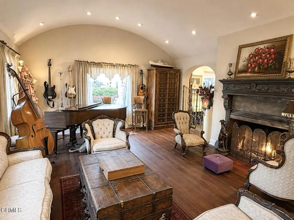 main property photo 12