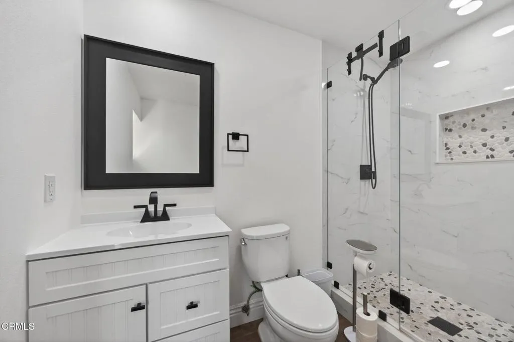 property viewer photo 15