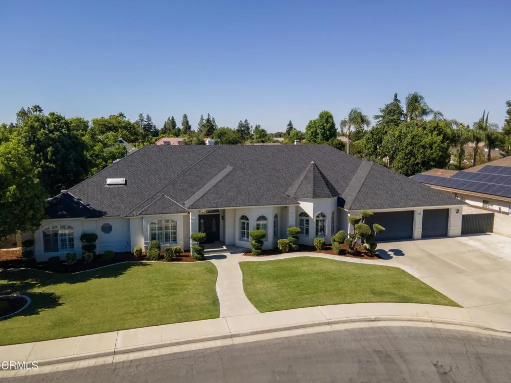 main property photo 5