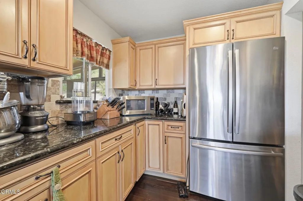 main property photo 20