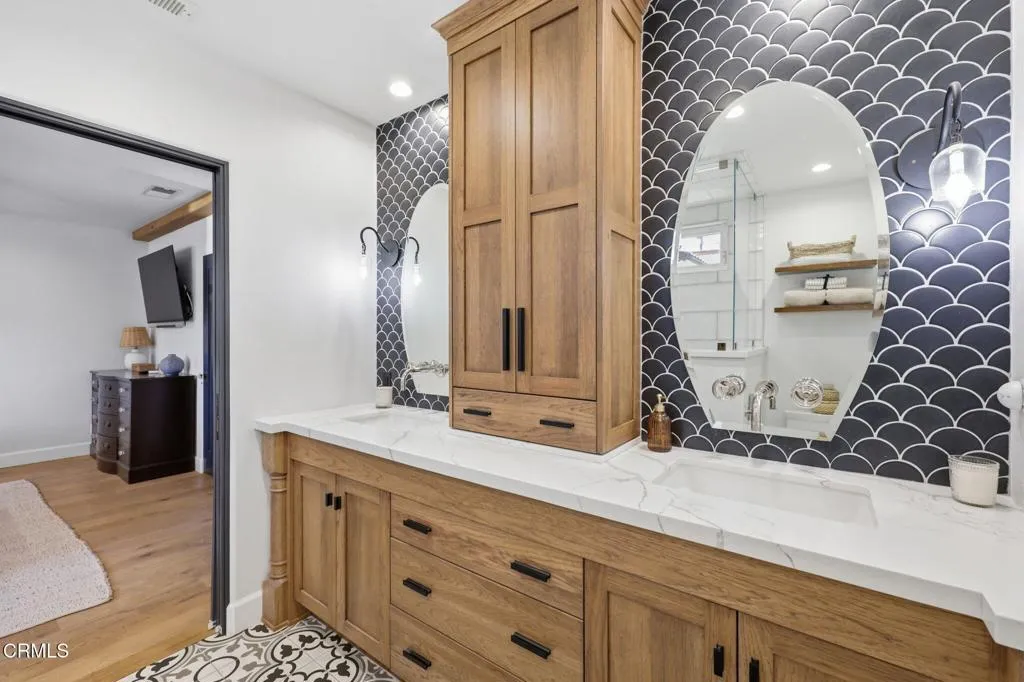 property viewer photo 41