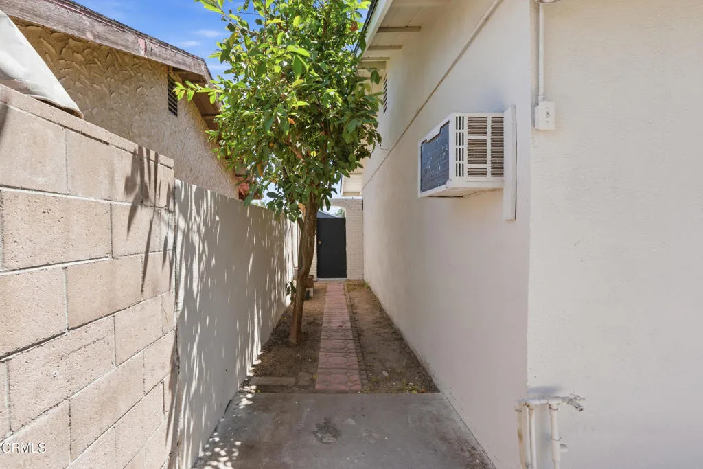 main property photo 28