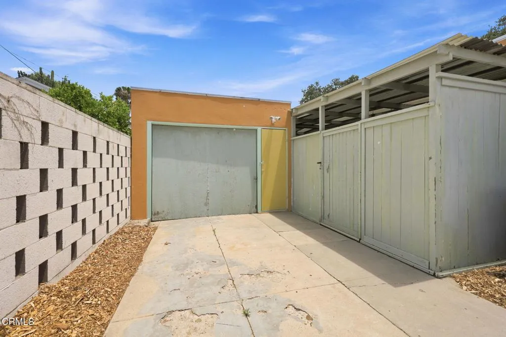 main property photo 31