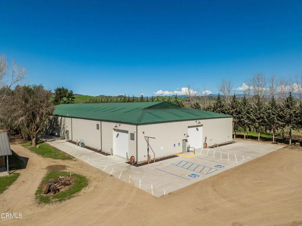 main property photo 9