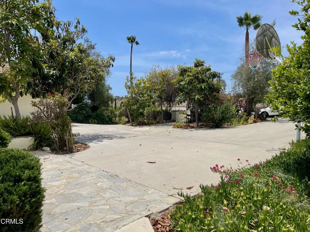 main property photo 33
