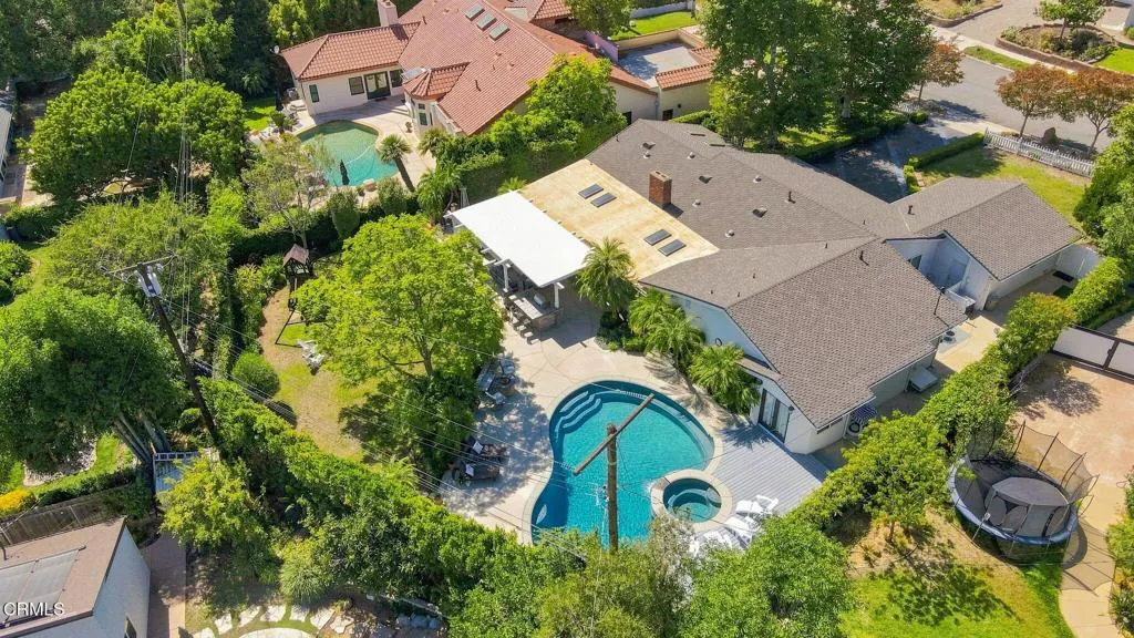 main property photo 51